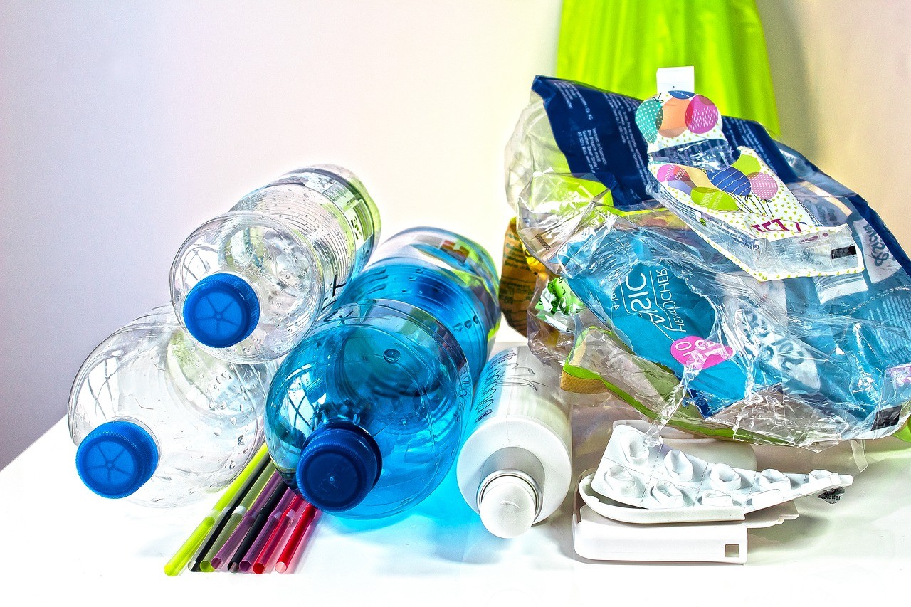 Loại bỏ các sản phẩm độc hại lưu giữ trong bếp, mỹ phẩm và các sản phẩm chăm sóc cơ thể hóa dược