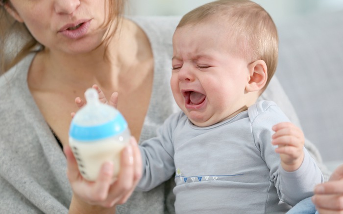 cảnh báo khi pha sữa công thức với nước cháo