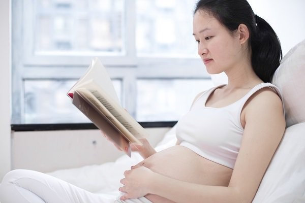  Bà bầu nên bổ sung canxi để mẹ bà bé phát triển khỏe mạnh