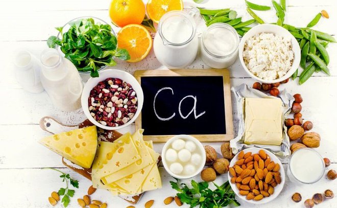 Canxi hữu cơ có nhiều trong các loại hạt, đậu, sữa, phô mai...