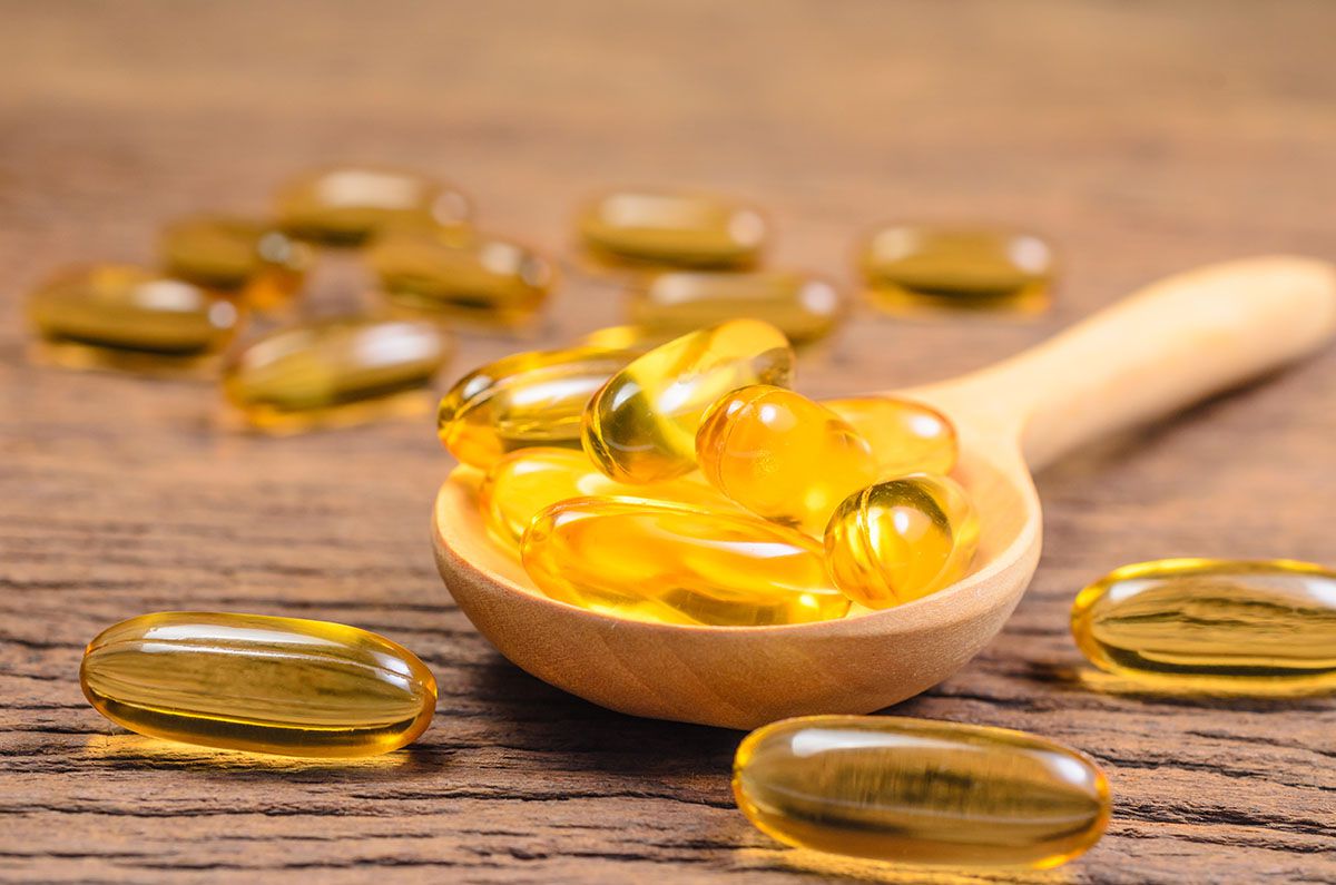 Dầu cá là một nguồn axit béo omega-3 - chất cần cho nhiều chức năng của cơ thể, từ hoạt động cơ bắp đến sự phát triển của tế bào.